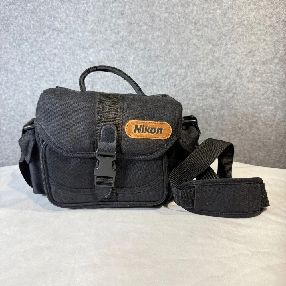 Canon EOS Rebel G 35mm Film Camera Promaster Spectrum 7 Auto Teleconverter & Bag